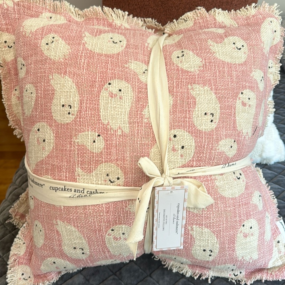 Cupcakes and Cashmere Halloween Pillow 2 Pack Pink & Ivory Fringe NEW